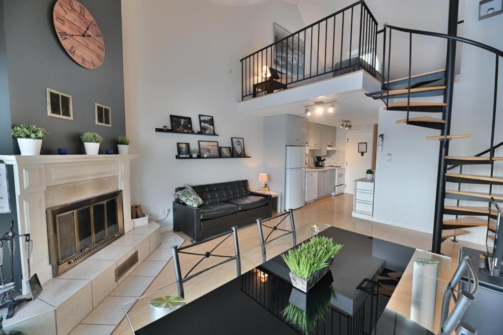 Photo of Livingroom in Magog