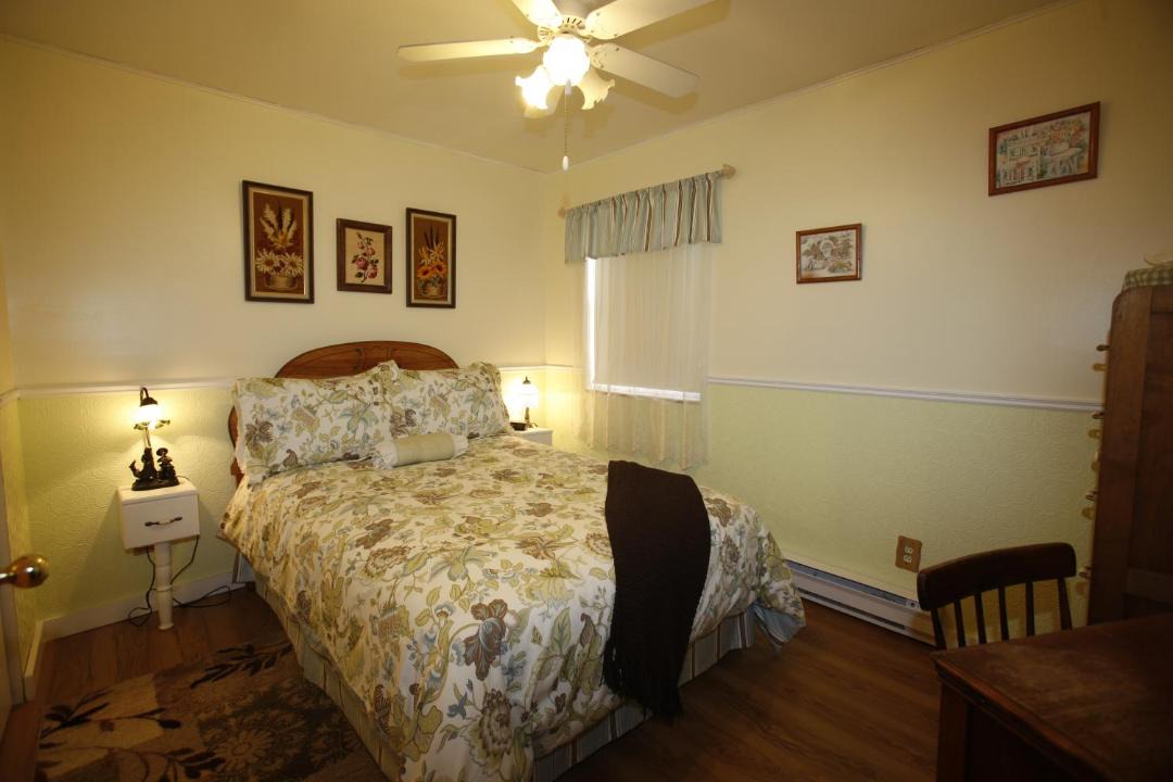 Photo of Bedroom in Magog