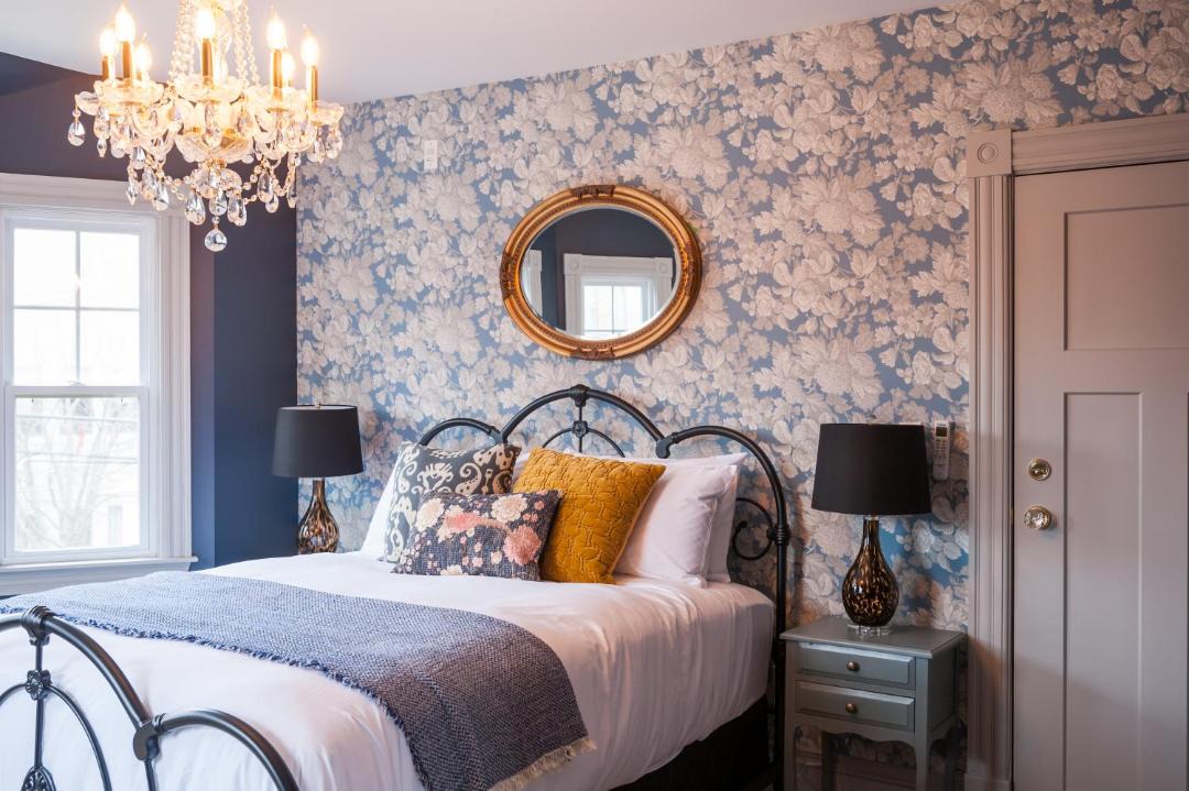 Photo of Bedroom in Queens Square