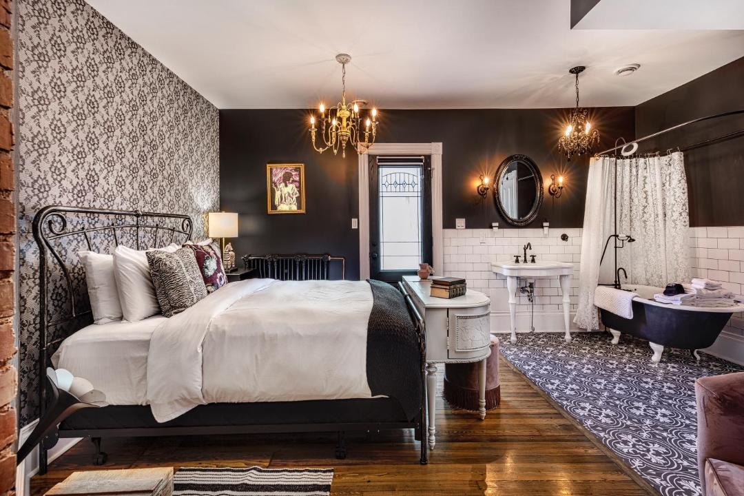 Photo of Bedroom in Queens Square
