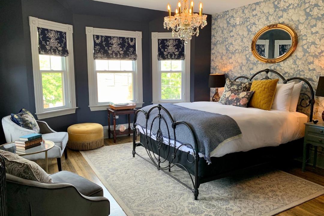 Photo of Bedroom in Queens Square