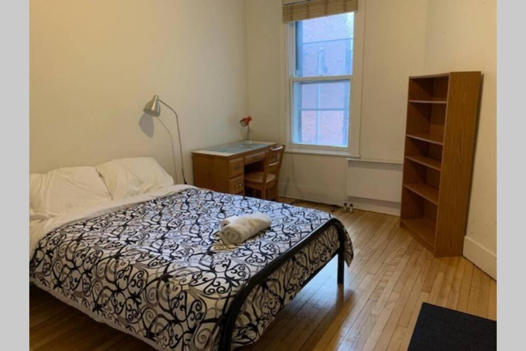 Photo of Bedroom in Outremont