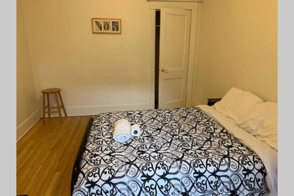 Photo of Bedroom in Outremont