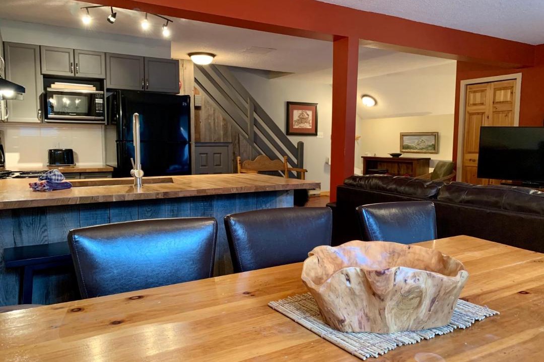 Photo of Livingroom in East Kootenay