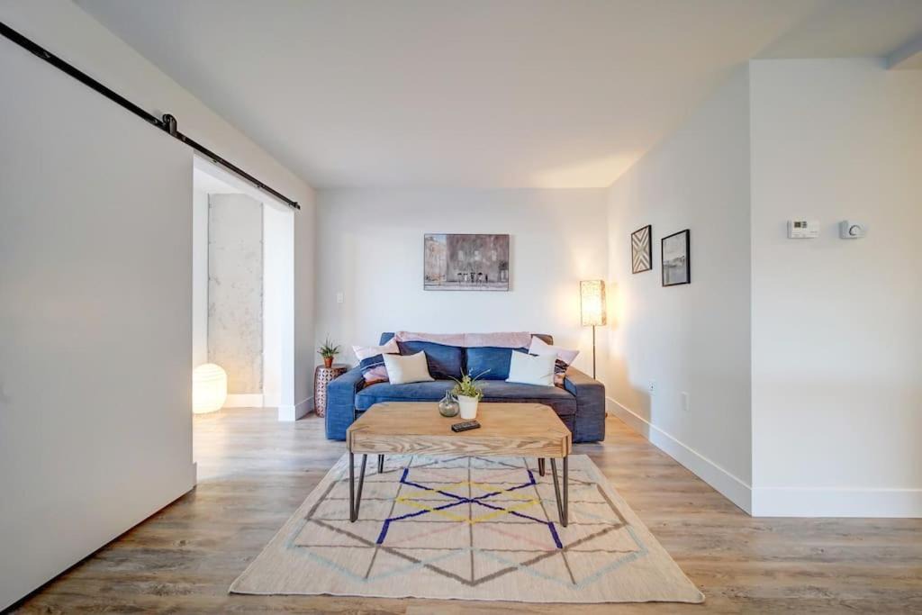 Photo of Livingroom in North End