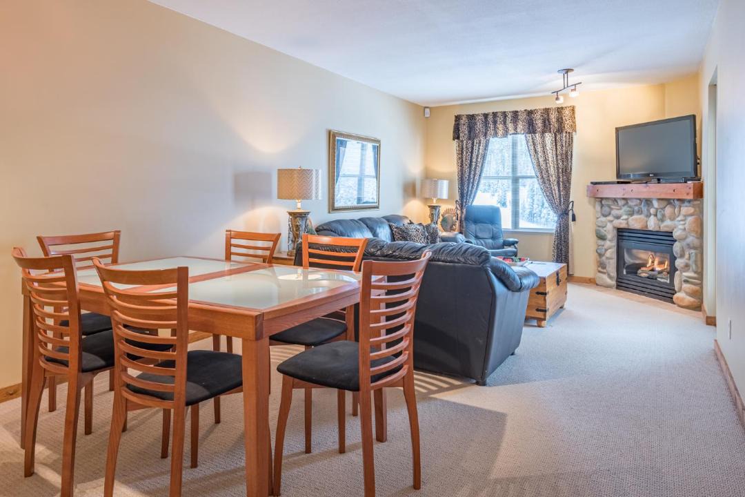 Photo of Livingroom in Silver Star Mountain