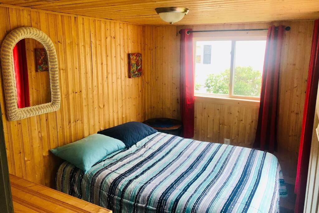 Photo of Bedroom in Pointe-du-Chene