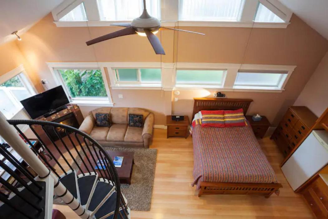 Photo of Bedroom in Colwood