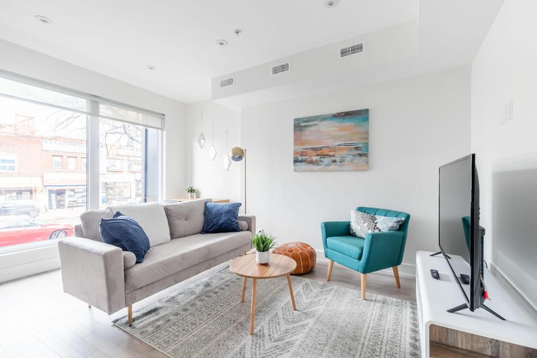 Photo of Livingroom in High Park-Swansea