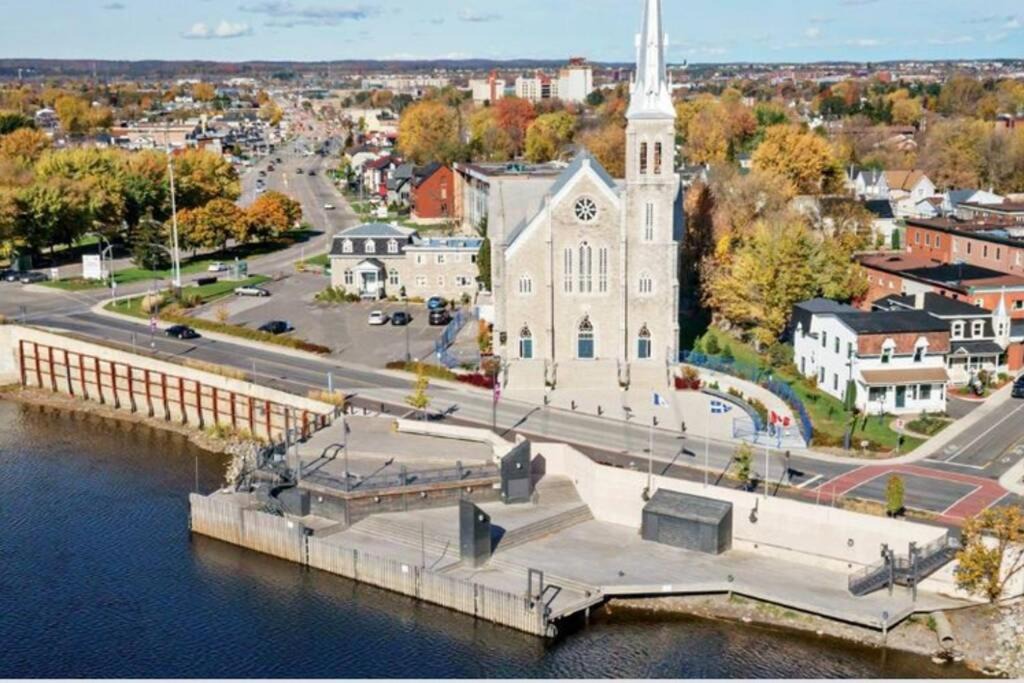 Photo of Others in Downtown Gatineau