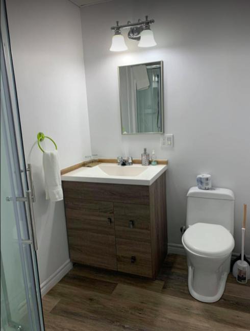 Photo of Bathroom in Saint-Pierre-de-Broughton
