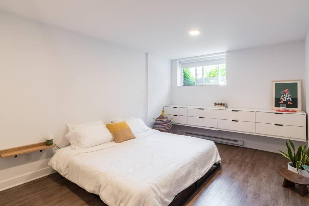 Photo of Bedroom in Plateau Mont Royal