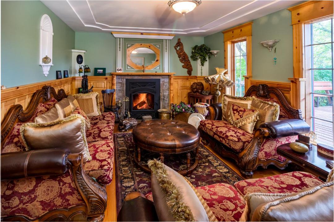Photo of Livingroom in Drumheller