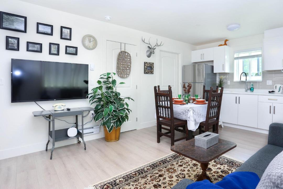 Photo of Livingroom in Marpole