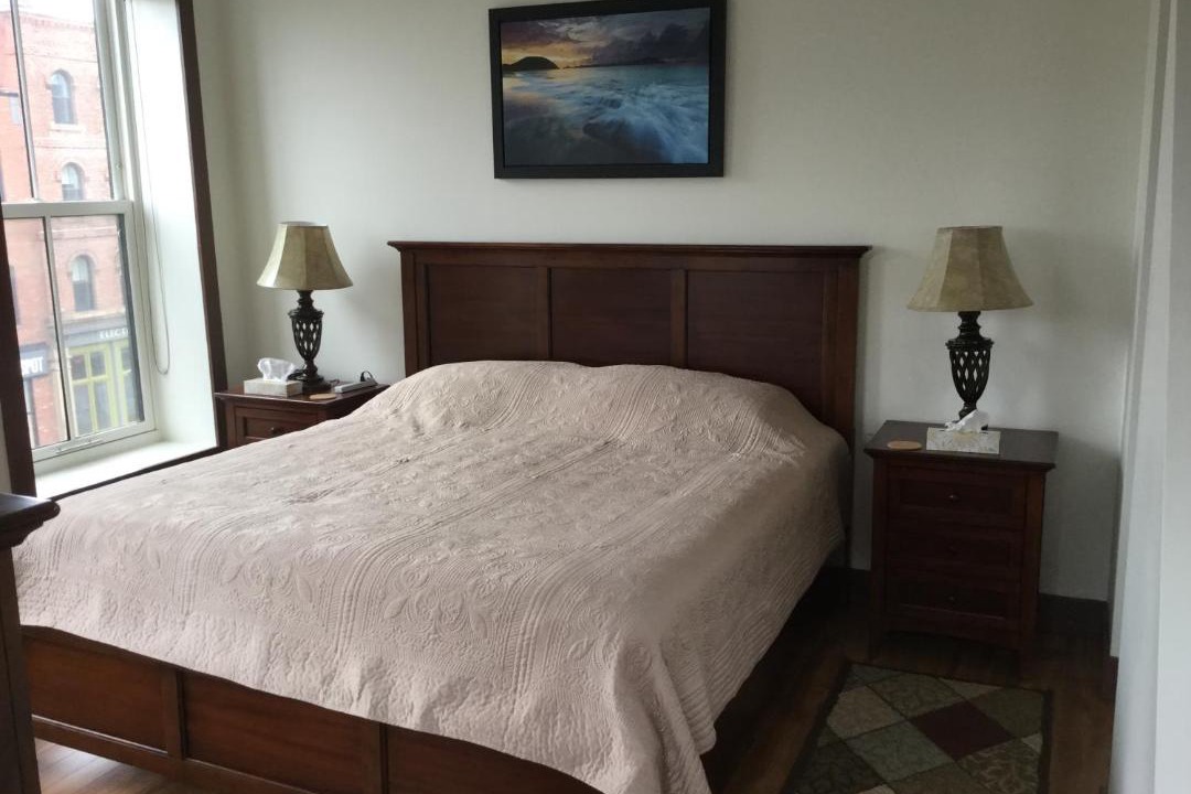 Photo of Bedroom in Queens Square