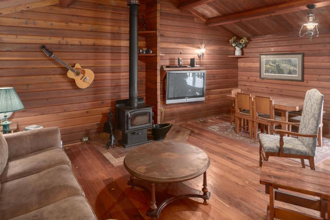 Photo of Livingroom in East Kootenay