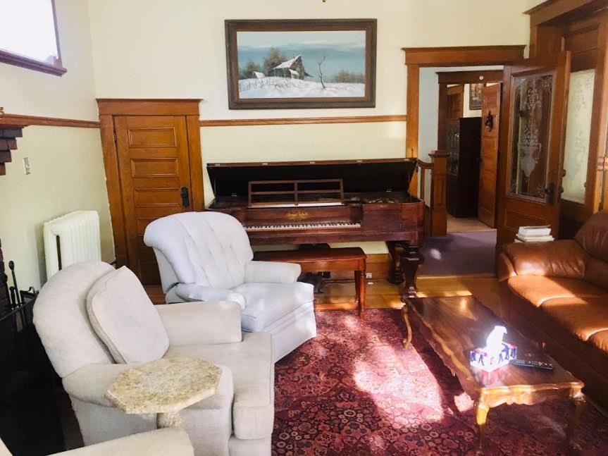 Photo of Livingroom in Montebello
