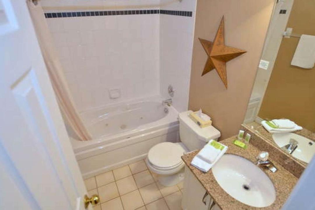 Photo of Bathroom in Craigleith