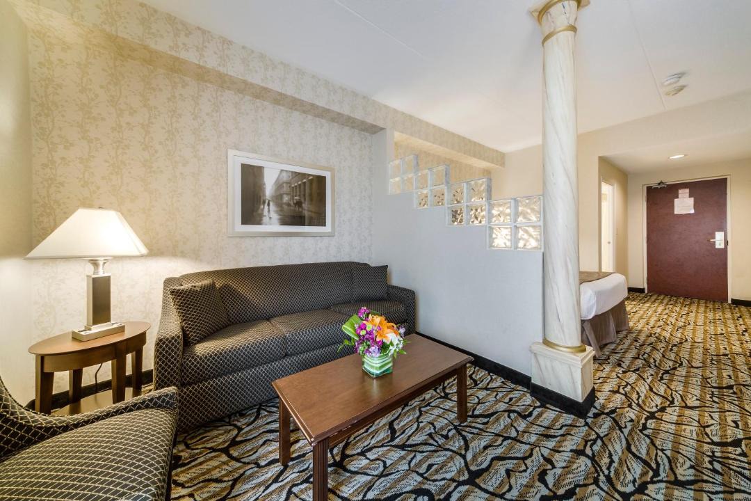 Photo of Livingroom in Oakville