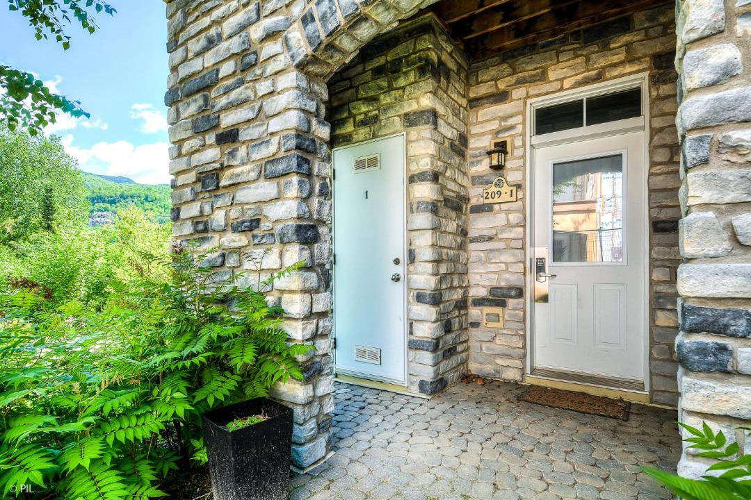 Photo of Buildings in Tremblant-Les-Eaux