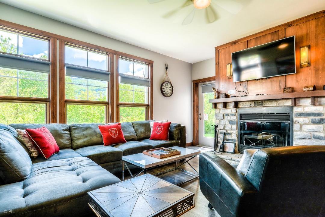 Photo of Livingroom in Tremblant-Les-Eaux