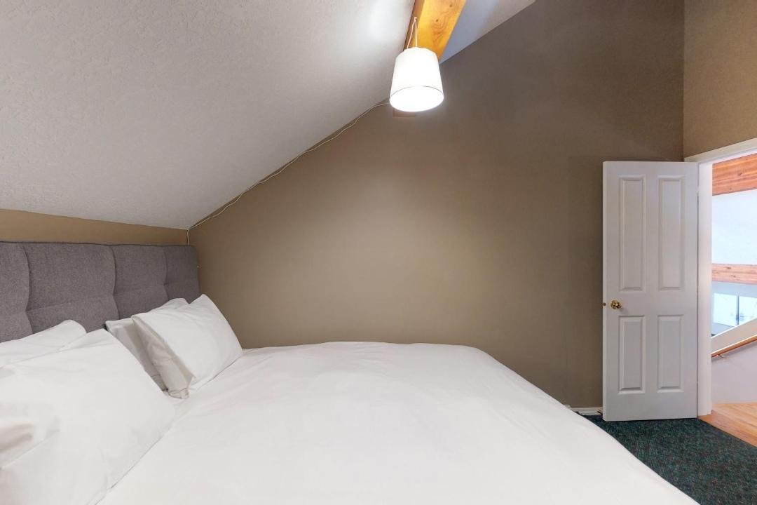 Photo of Bedroom in Snow Pine Estates
