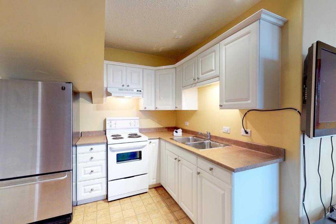 Photo of Kitchen in Snow Pine Estates