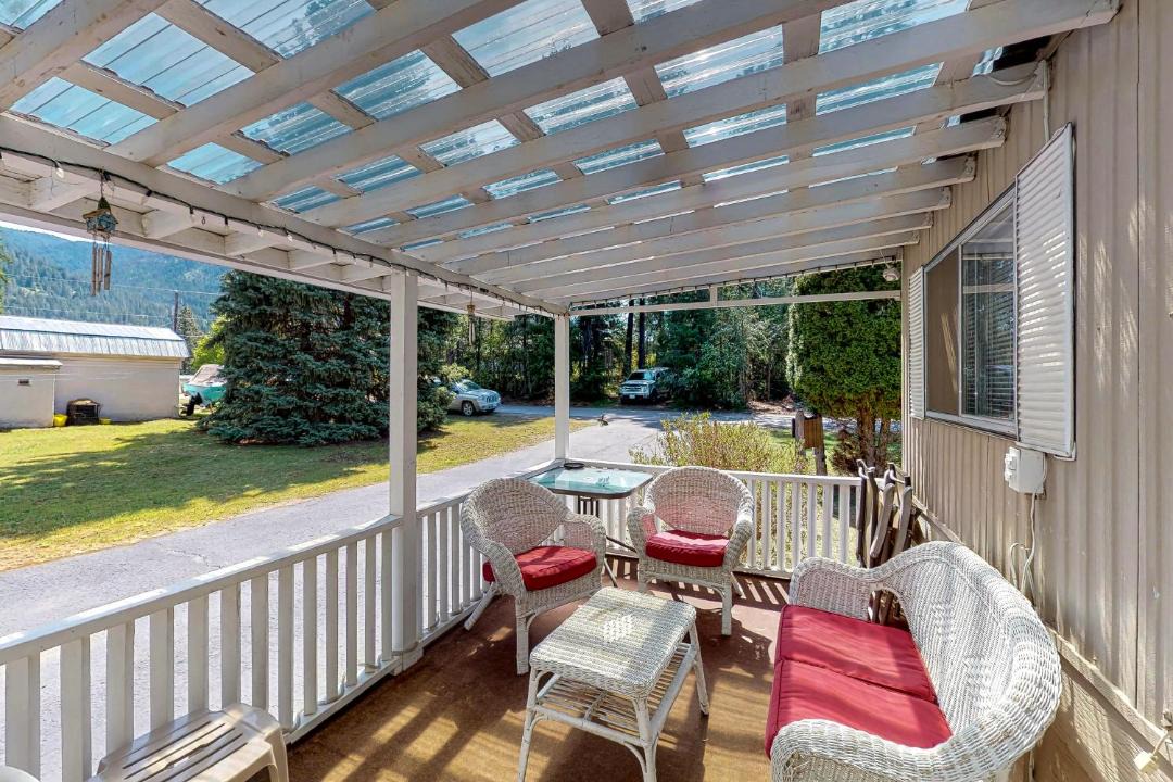 Photo of Patio Balcony in Christina Lake