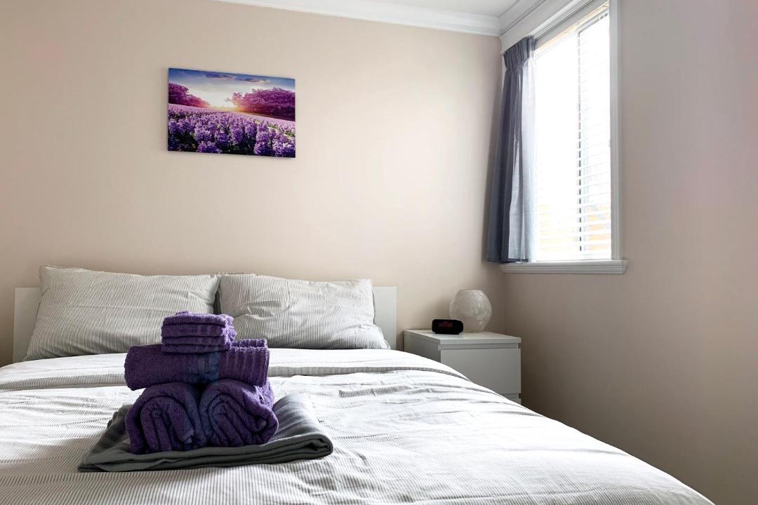 Photo of Bedroom in Renfrew-Collingwood