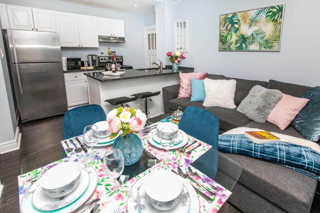 Photo of Livingroom in Centretown West