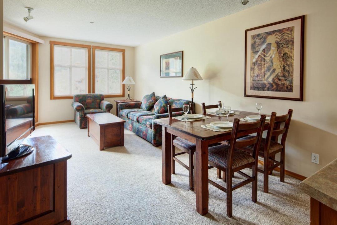 Photo of Livingroom in East Kootenay