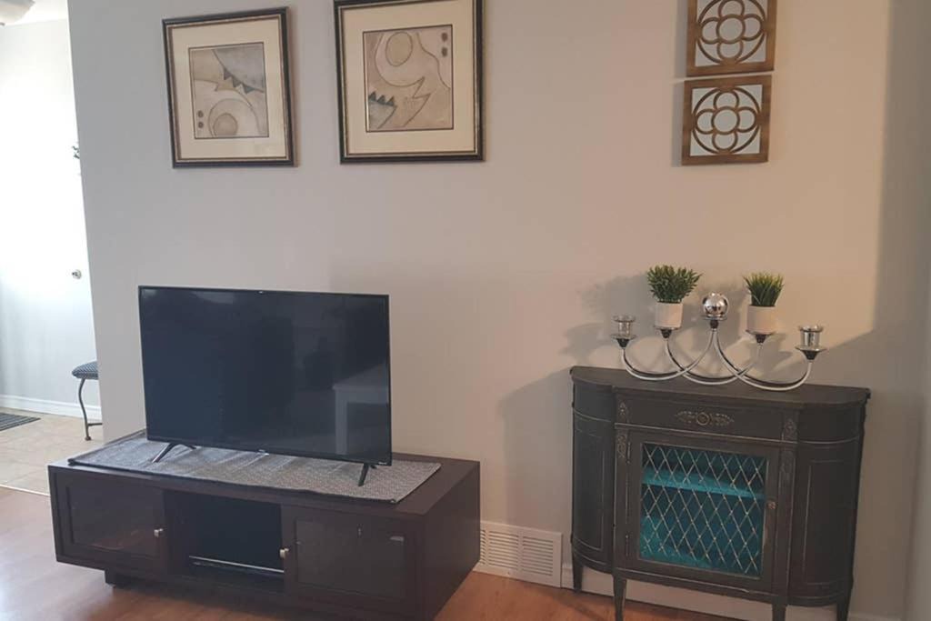Photo of Livingroom in Sarnia