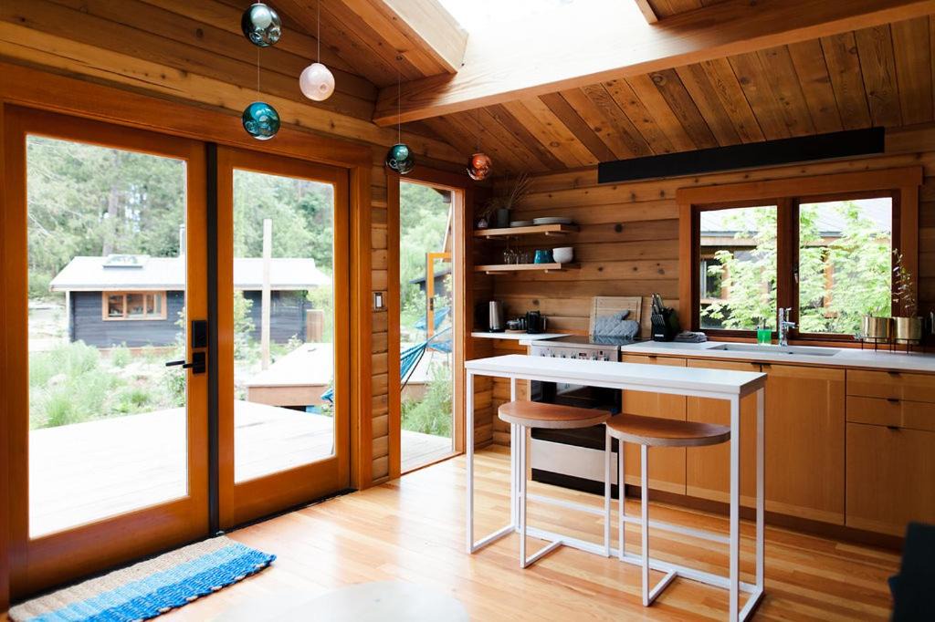 Photo of Others in Galiano