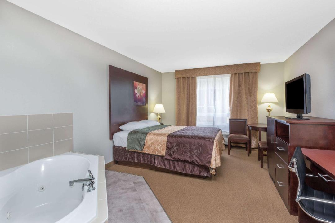 Photo of Bedroom in Innisfail