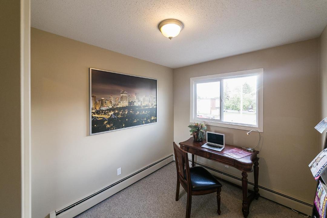 Photo of Livingroom in Jasper Place