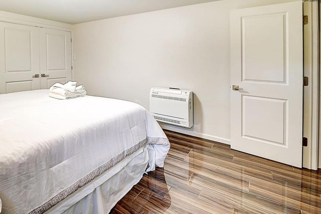 Photo of Bedroom in Outremont