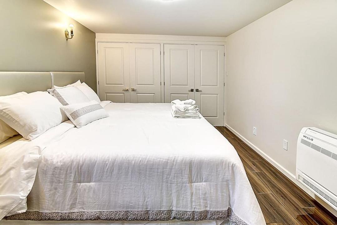 Photo of Bedroom in Outremont