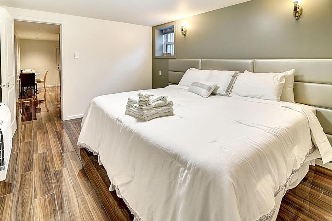 Photo of Bedroom in Outremont