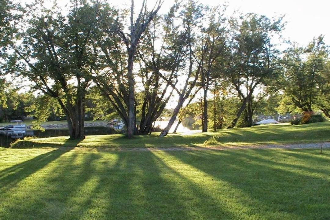 Photo of Others in Weedon