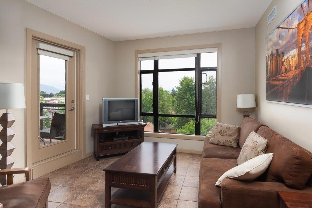 Photo of Livingroom in South Pandosy