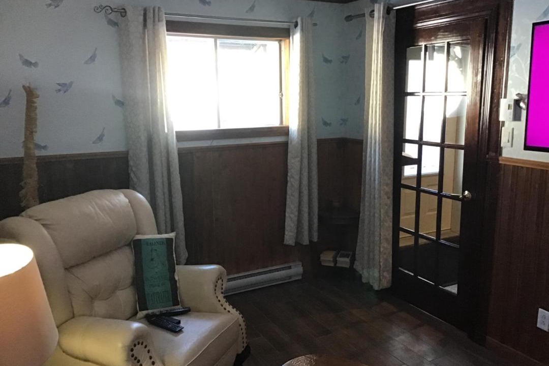 Photo of Livingroom in Petite-Riviere-Saint-Francois