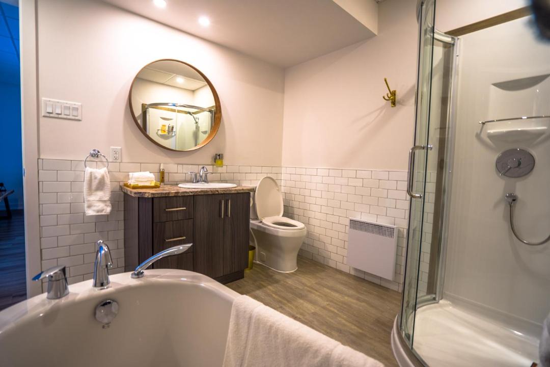 Photo of Bathroom in Les Collines-de-l'Outaouais Regional County Municipality