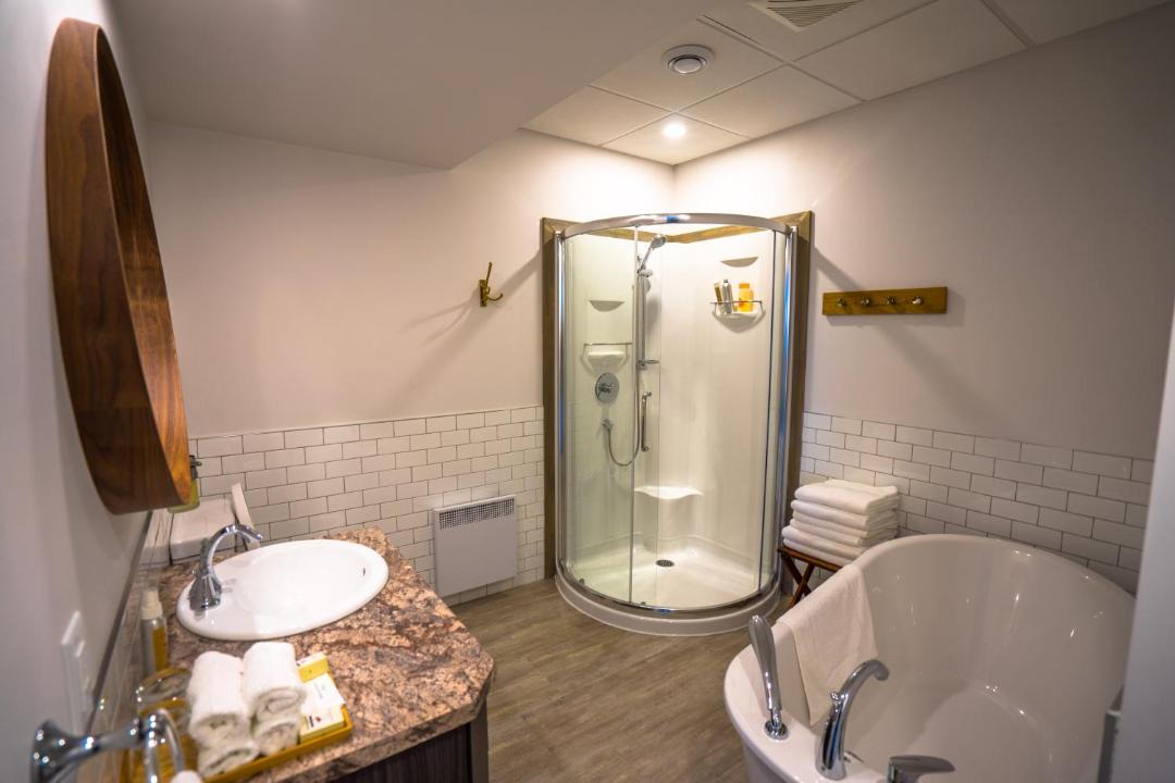 Photo of Bathroom in Les Collines-de-l'Outaouais Regional County Municipality