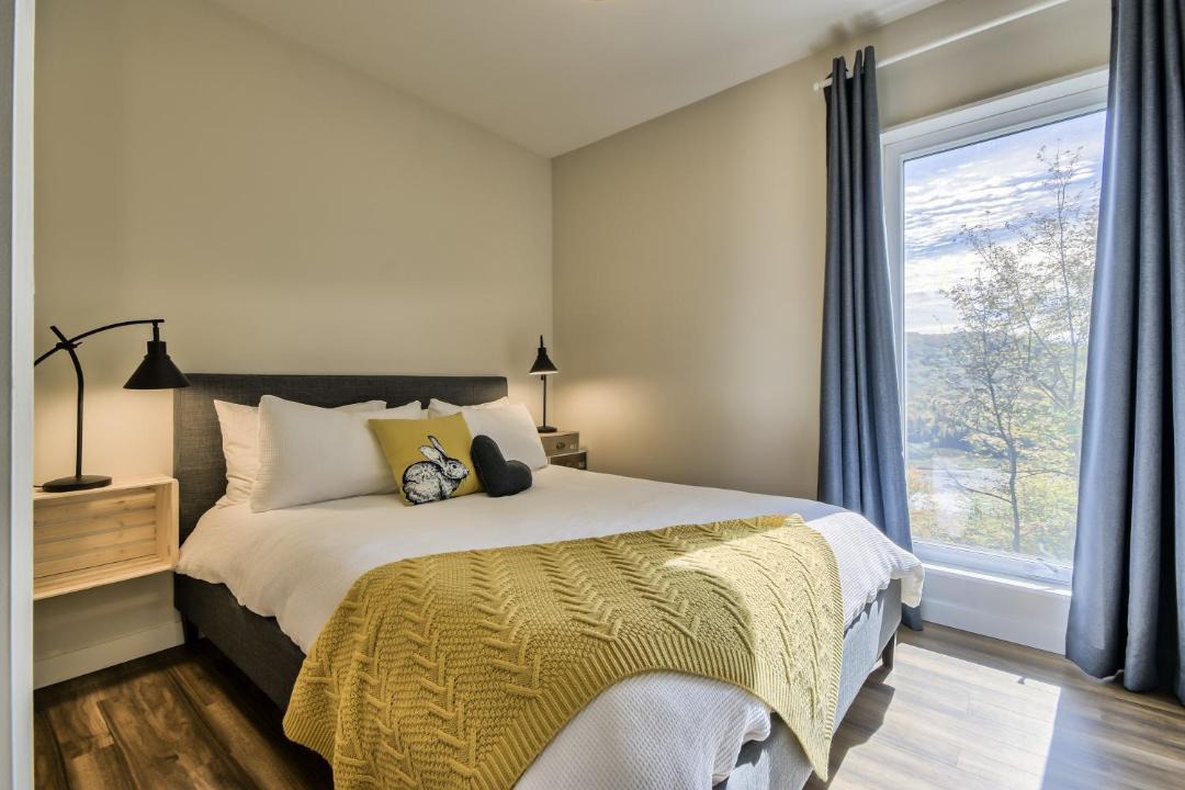 Photo of Bedroom in Les Pays-d'en-Haut Regional County Municipality