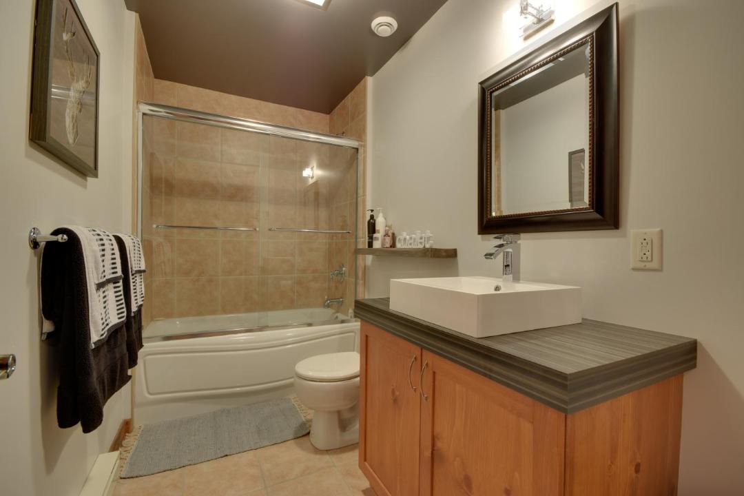 Photo of Bathroom in Les Pays-d'en-Haut Regional County Municipality