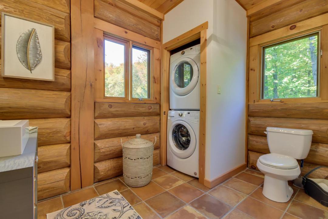 Photo of Bathroom in Les Pays-d'en-Haut Regional County Municipality