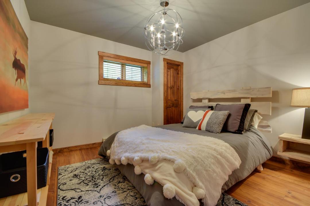 Photo of Bedroom in Les Pays-d'en-Haut Regional County Municipality