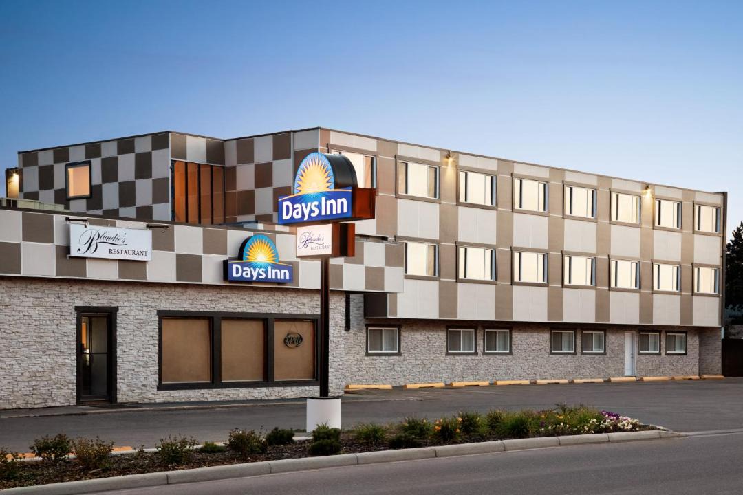 Photo of Buildings in Sylvan Lake
