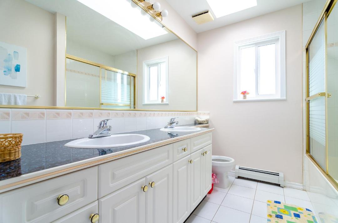 Photo of Bathroom in Queensborough