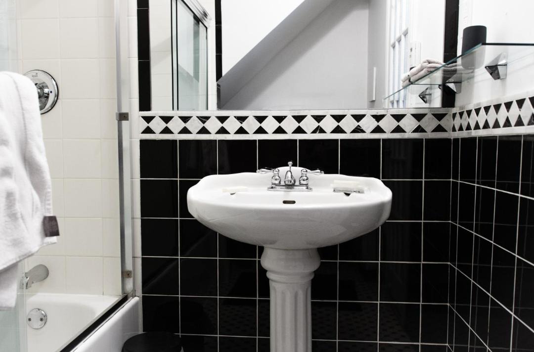 Photo of Bathroom in Griffintown